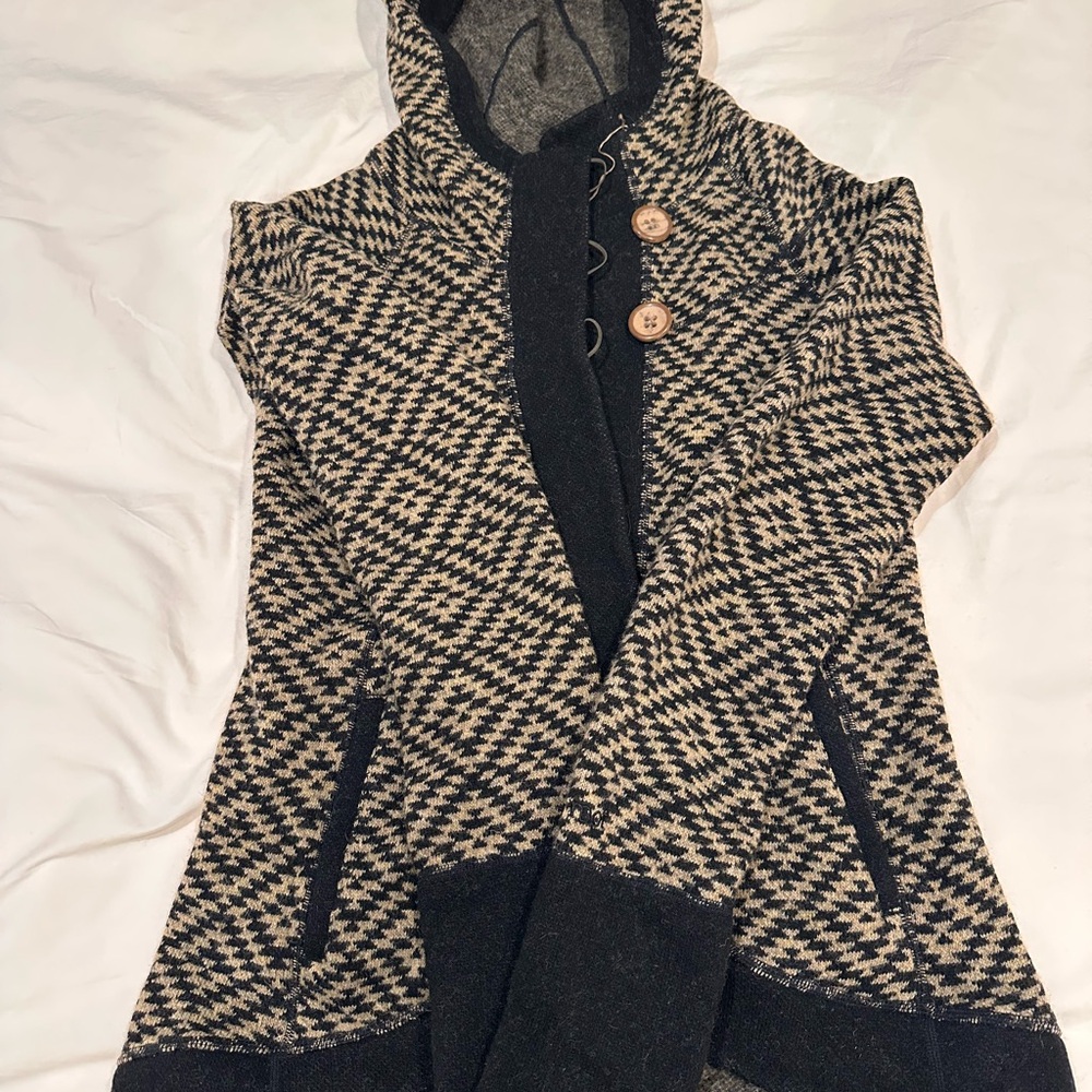 Marmot Black and Cream Hooded Houndstooth Cardigan